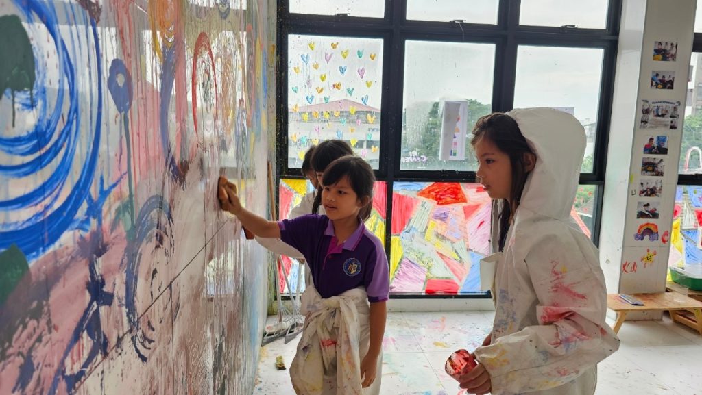 Discover the Magic of Messy Play 4 LINE ALBUM 08072024 240708 9